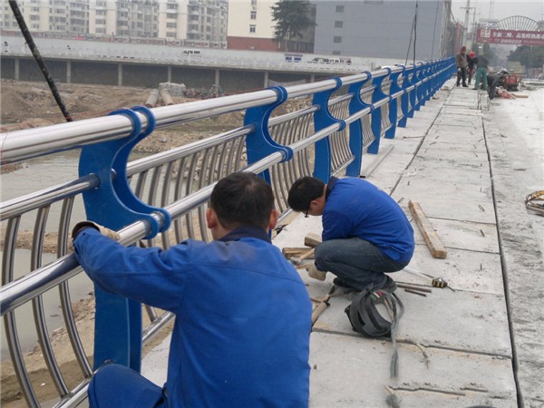 长春不锈钢桥梁护栏除锈维护的重要性及其方法