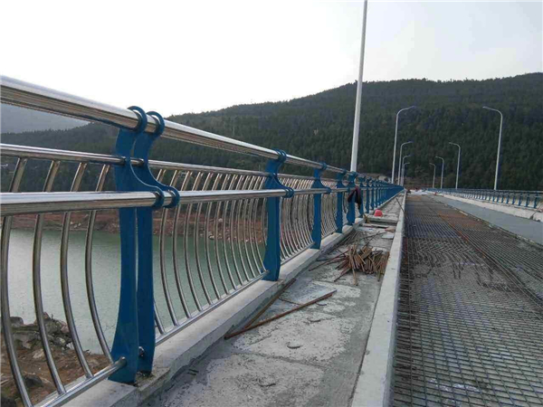 长春不锈钢桥梁护栏防腐措施的重要性及实施策略